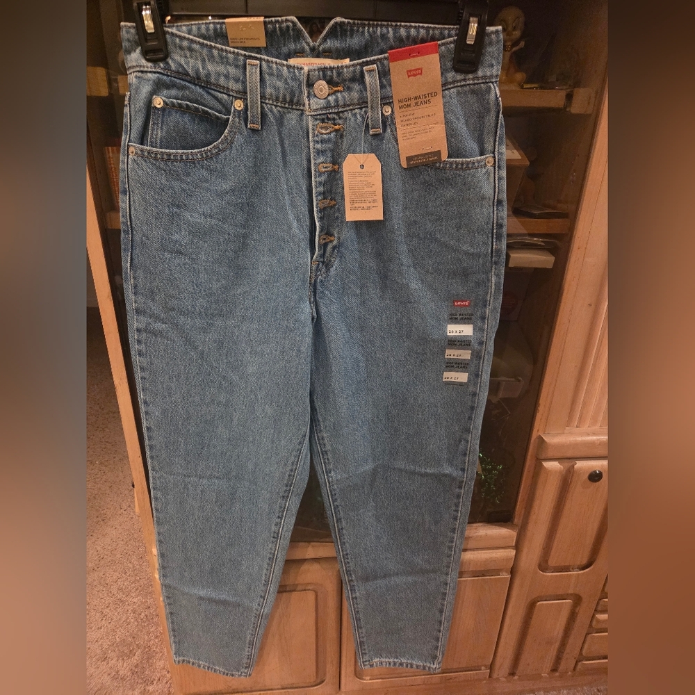 Levi's High Waisted Mom Jeans